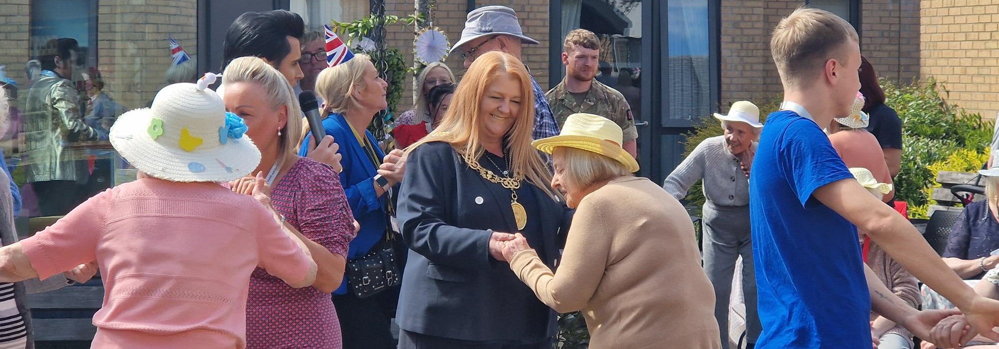 VE Day celebrations at Hawthorn House Care Home with Lord Provost